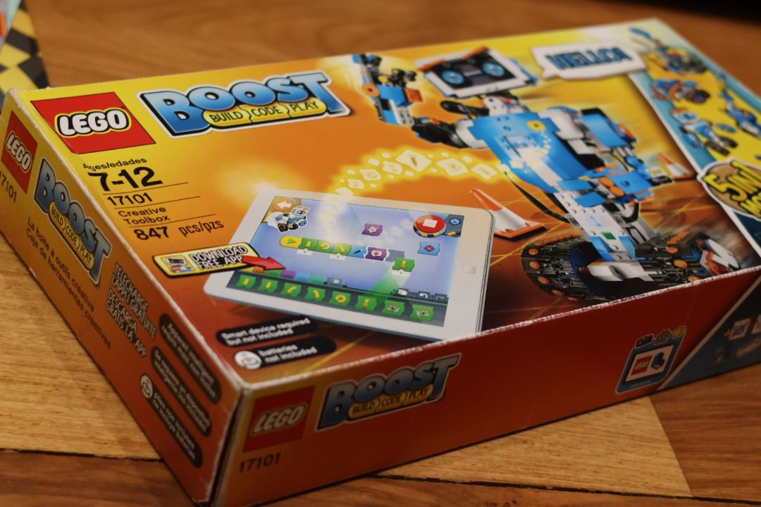 Lego boost creative toolbox 17101 fun robot sale