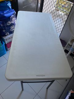 Lifetime 4ft table (paa lang po na-fofold)