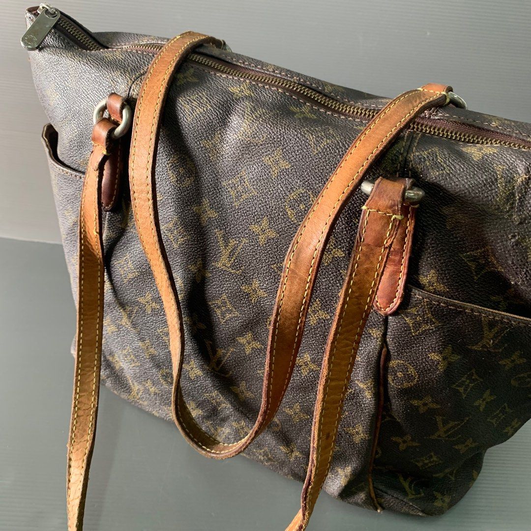 LV Totally MM Monogram Canvas Tote Bag, Luxury, Bags & Wallets on Carousell