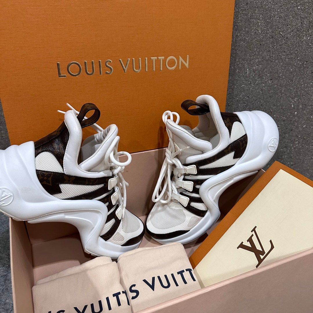 Sepatu Louis Archlight Sneaker White Monogram Women / Sepatu