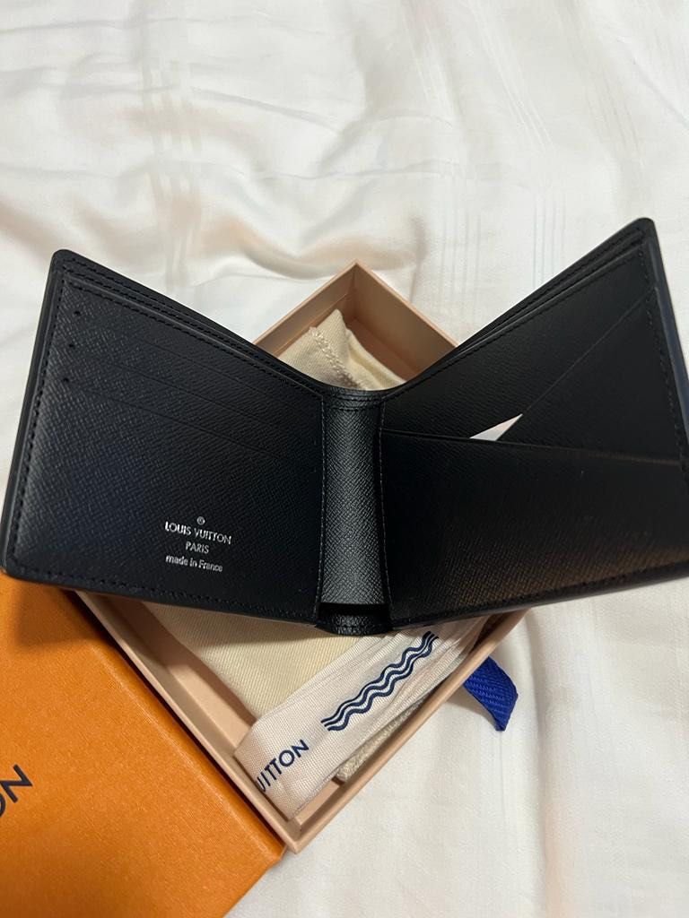 Louis Vuitton James Wallet Damier Graphite, Luxury, Bags & Wallets on  Carousell