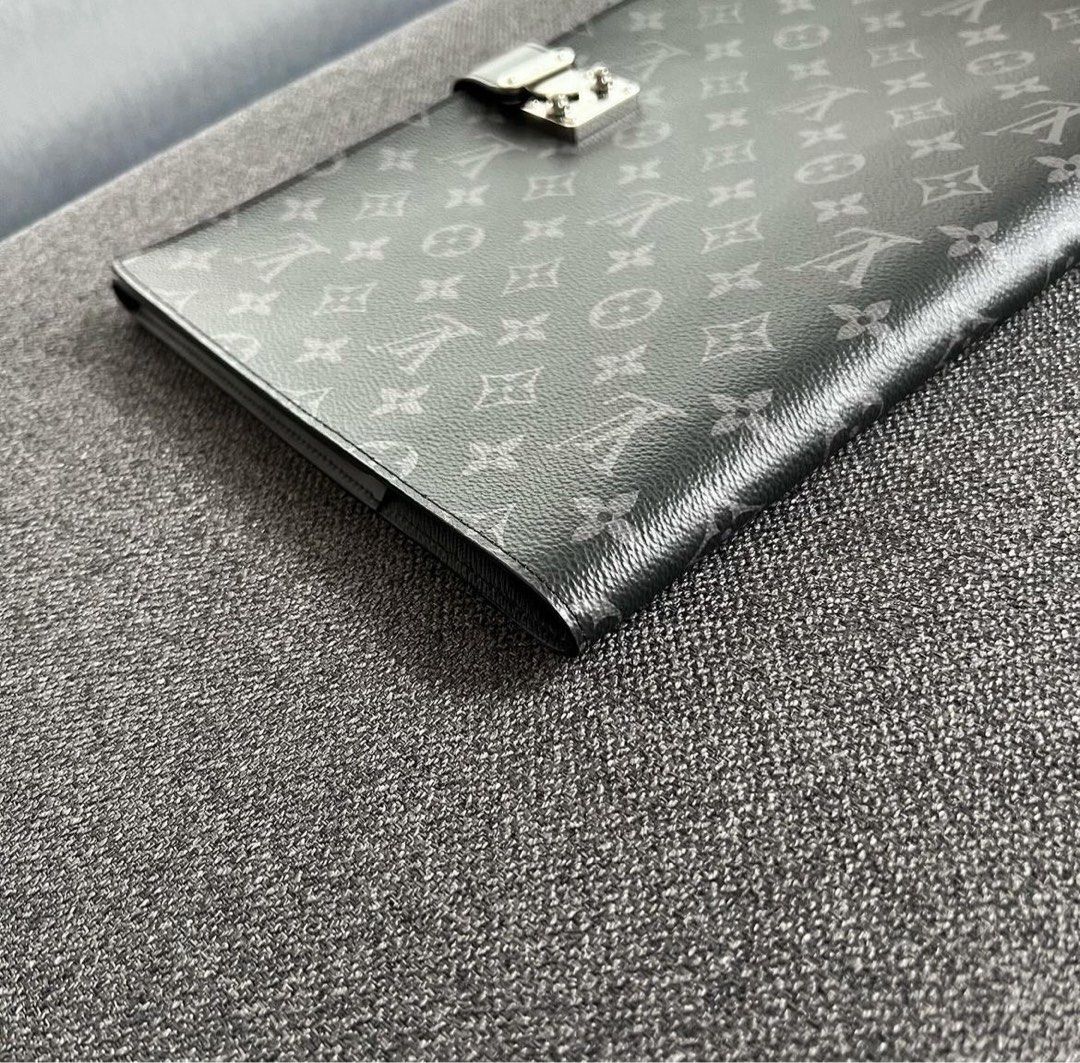 Louis Vuitton Frank Folder (GI0273) used for documents and my M1