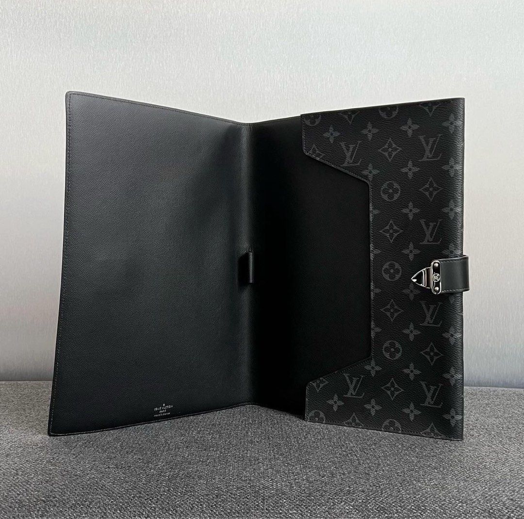Louis Vuitton Frank Folder (GI0273) used for documents and my M1