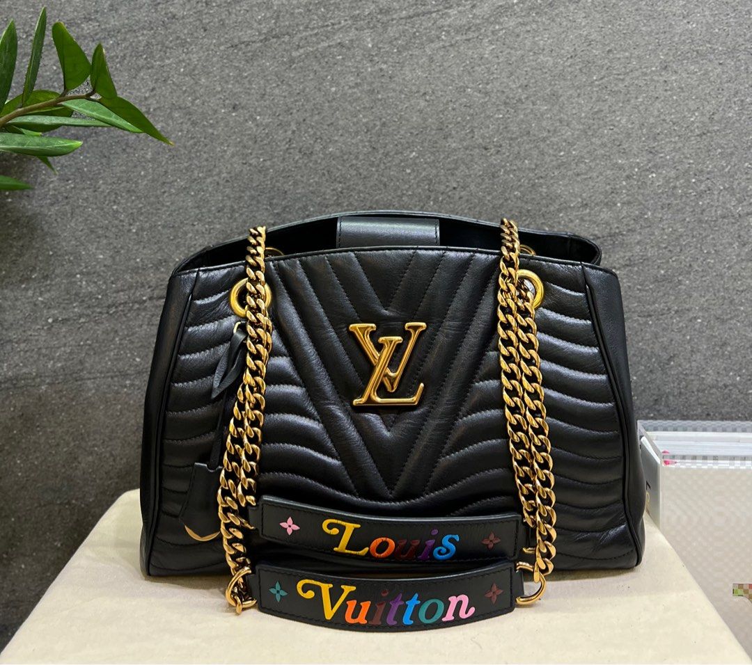 LOUIS VUITTON New Wave Chain Tote Bag Black Quilted Calfskin Leather M51496