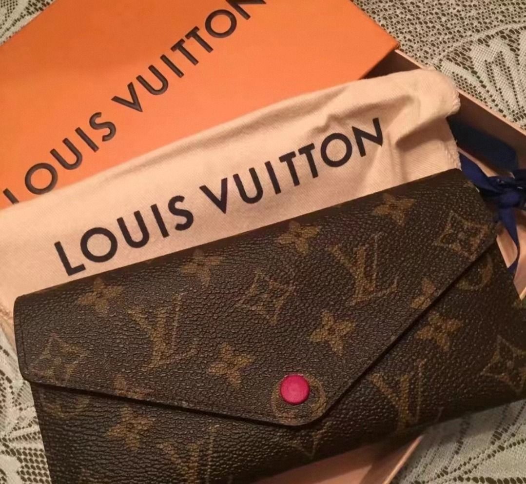 Louis Vuitton SARAH WALLET, Luxury, Bags & Wallets on Carousell