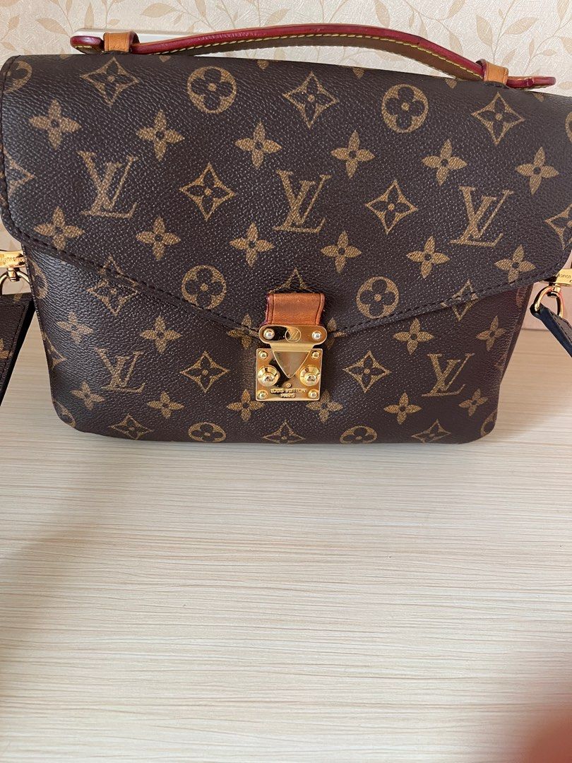 Tas selempang LV cowok ori, Barang Mewah, Tas & Dompet di Carousell