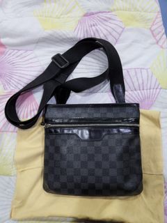 DAMIER ANFINI DISCOVERY MESSENGER BB BLACK, Luxury, Bags & Wallets on  Carousell