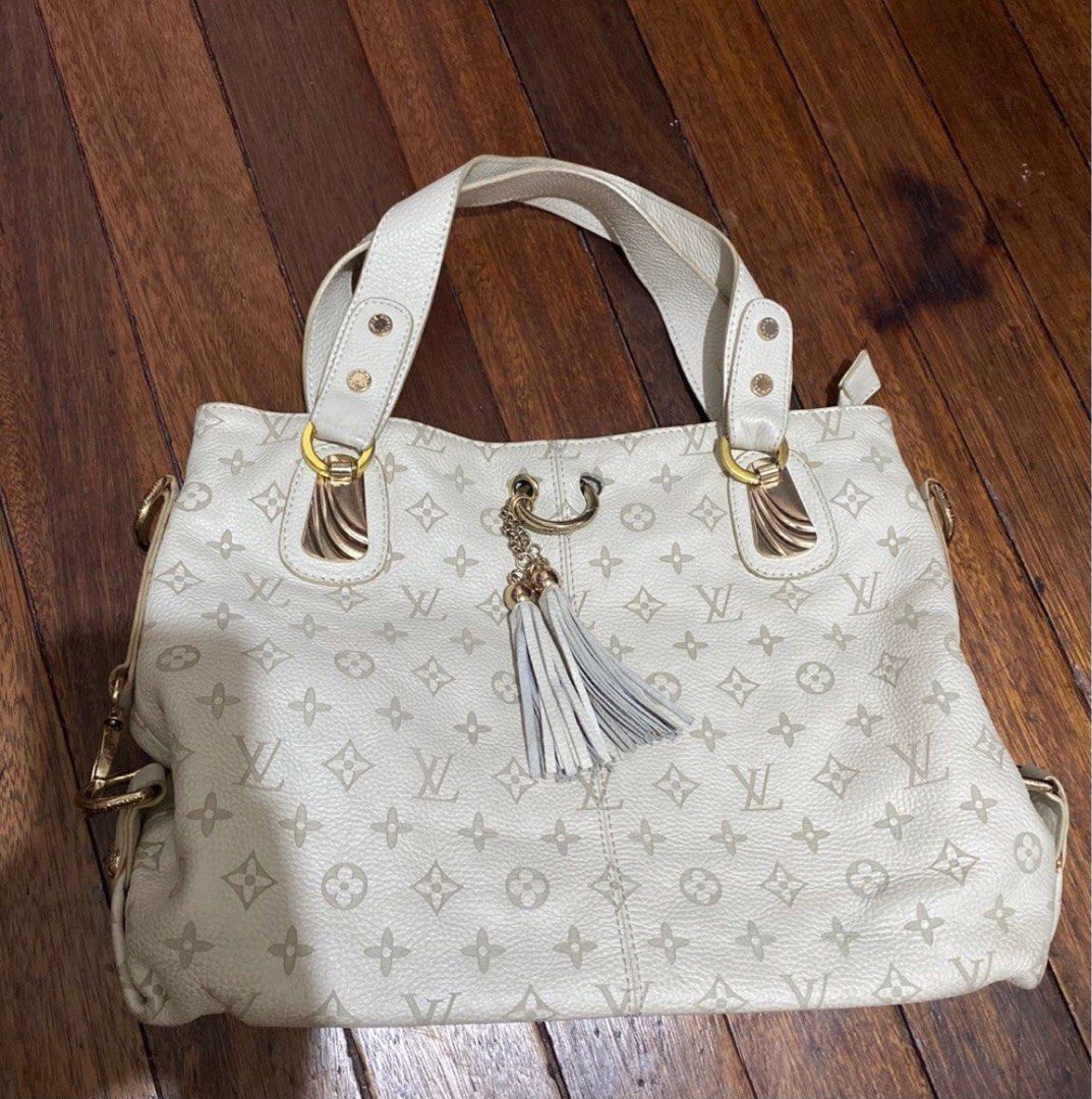 Louis Vuitton White Checkered Tote Bag, Women's Fashion, Bags & Wallets, Tote  Bags on Carousell