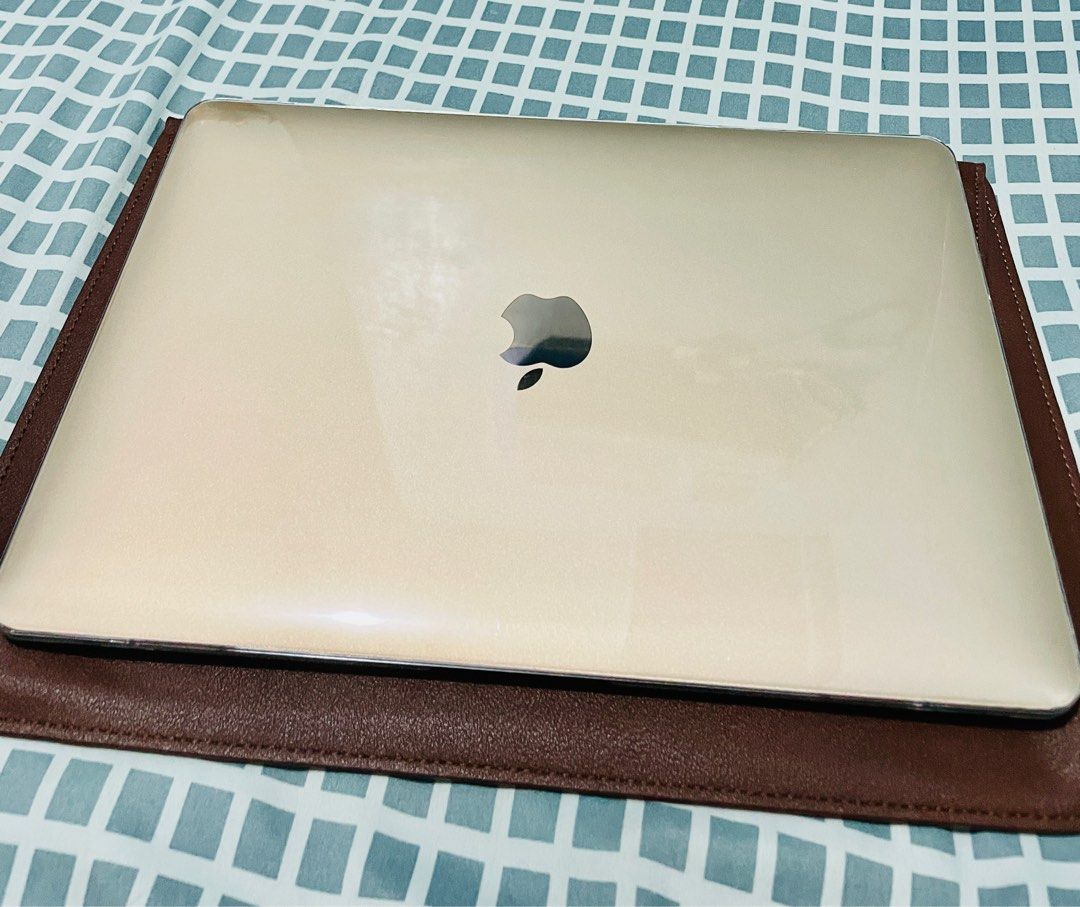 Mac Book Air M1 (Category: Laptops & Notebooks) located in Pasig City. Submitted by toto.oms (Listing ID 1262885672, Image 1). Description: For Sale Mac Book Air M1 256 GB.