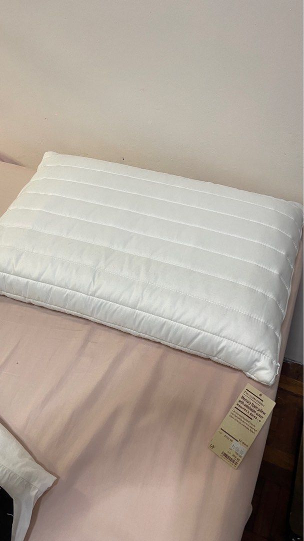 Memory Foam Pillow (Muji), Furniture & Home Living, Bedding & Towels on