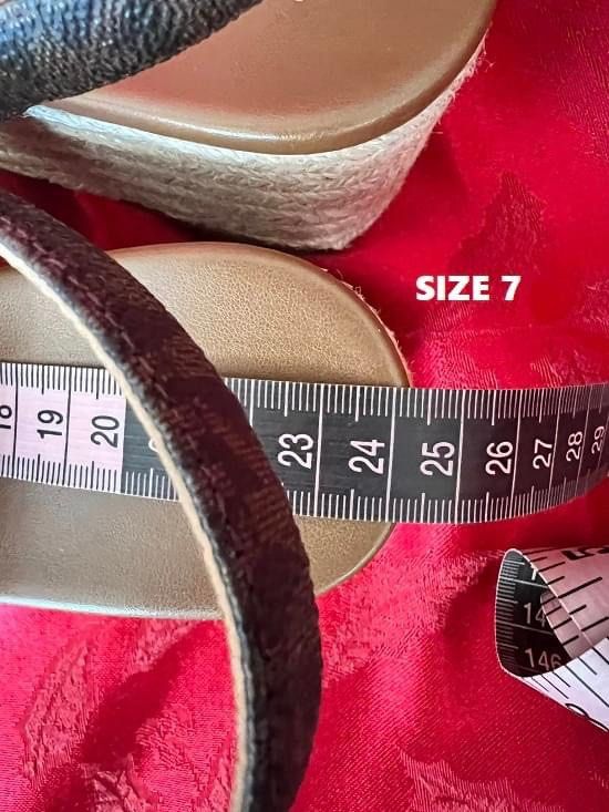 Michael kors sandals 2025 size chart