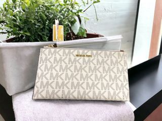 Authentic Michael Kors Handbag OKPTA1519426 OK.0973628 Leather Alligator  pattern with hardware, Women's Fashion, Bags & Wallets on Carousell