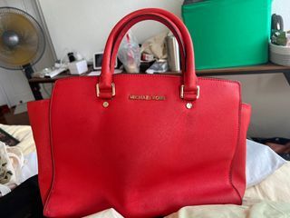 Michael Kors Fuschia Pink Hand Bag, Luxury, Bags & Wallets on Carousell