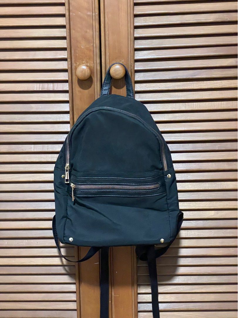 Mini backpack (Category: Backpacks) located in Singapore. Submitted by swiftsliver (Listing ID 1262982893, Image 3). Description: .