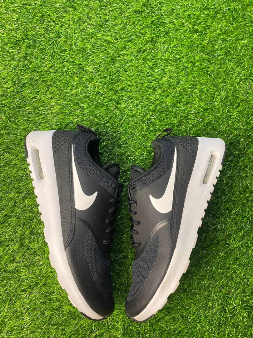 Nike air max store thea black white
