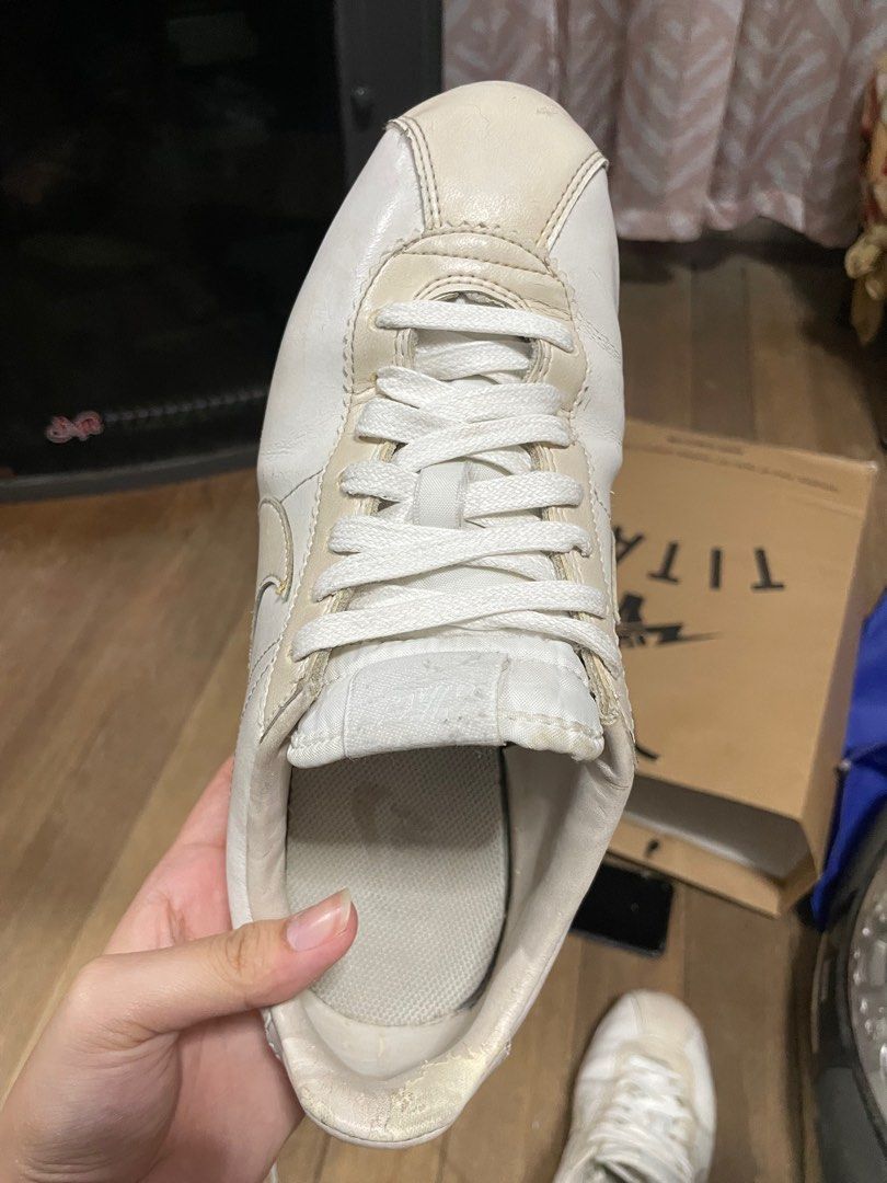 Nike Cortez White size 9.5 W major issues Women s Fashion