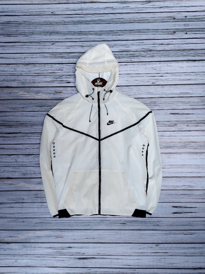 Nike tech aeroshield top windrunner