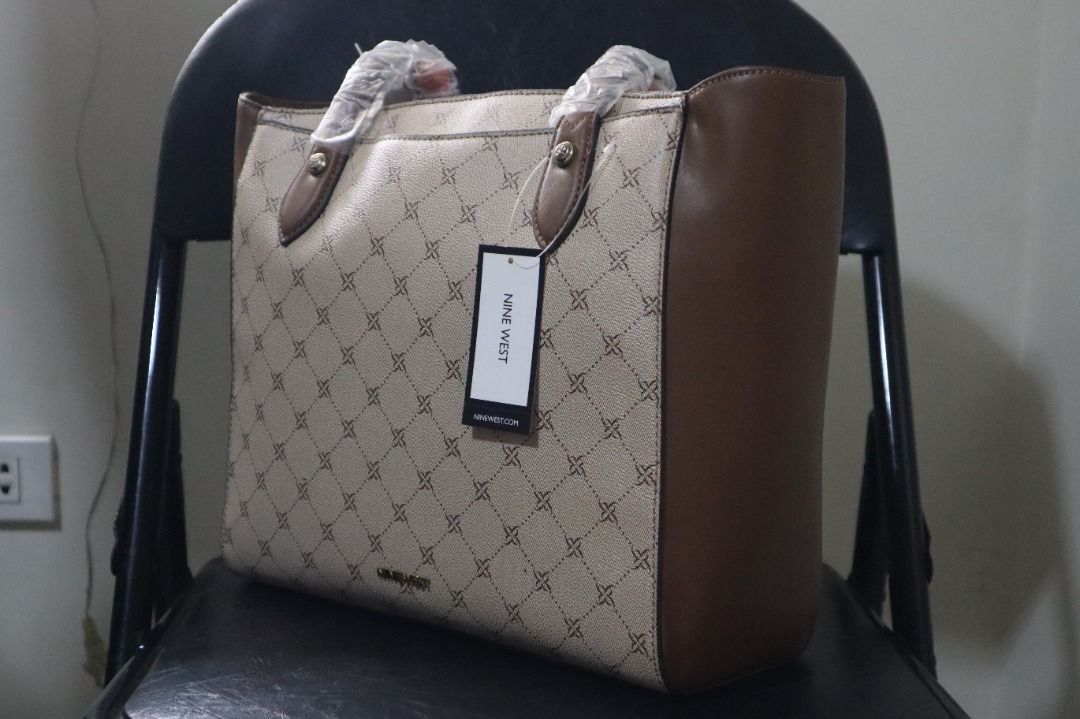 Nine west chelsea triple compartment tote store