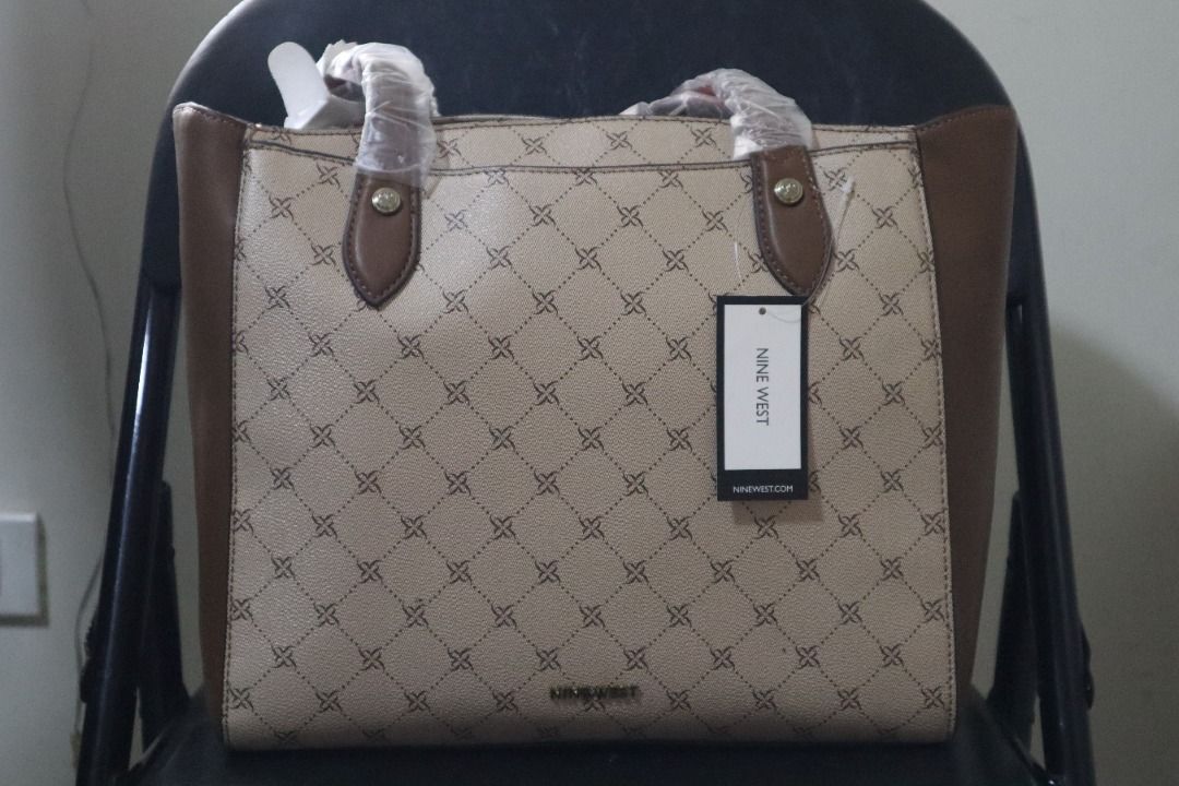 Nine west chelsea triple compartment tote store