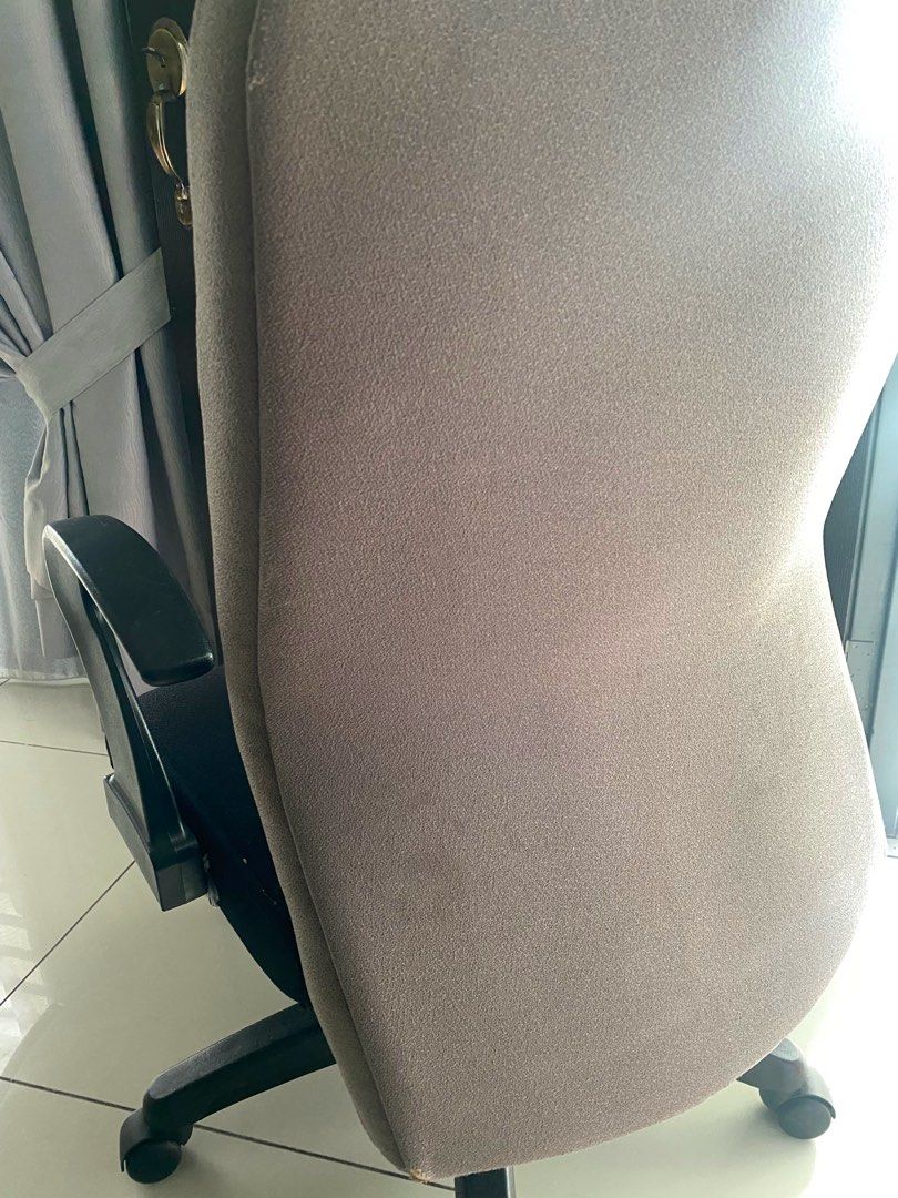 Olx office clearance chairs for sale