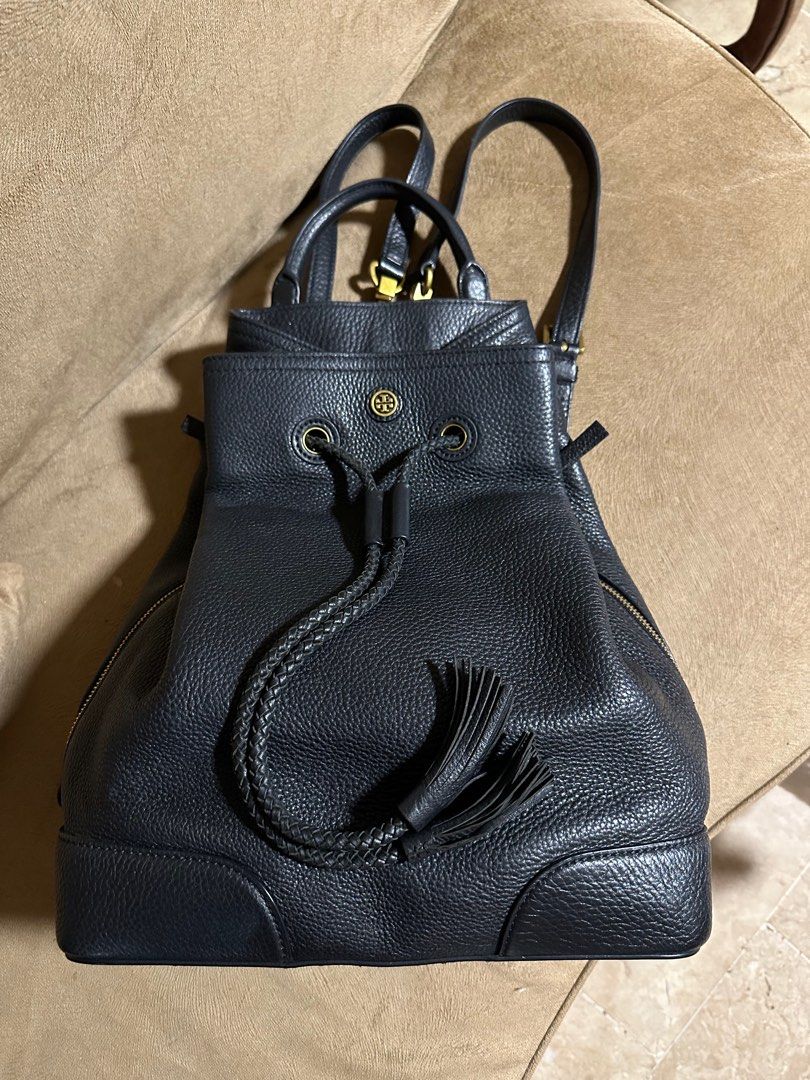 Original Toryburch backpack (Category: Luxury Bags & Wallets) located in Naga. Submitted by bag.net (Listing ID 1262954395, Image 1). Description: Guaranteed original 💯 Toryburch backpack Moneyback if proven fake Still in very good condition/like new Materials: Made of genuine leather and hardwares: made of brass gold Looks stunning in actual😍.