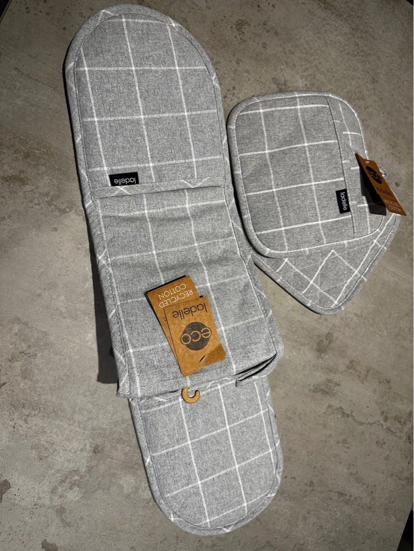 Ladelle Eco Check Recycled Grey Double Oven Mitts Set