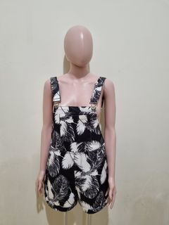 Overall love Bonito floral