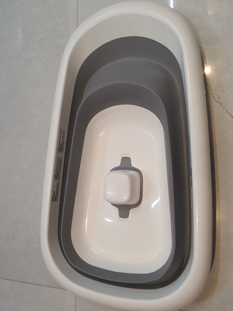 Oxo Tot Splash & Store Baby bath tub 45 sgd (116 new), Babies & Kids