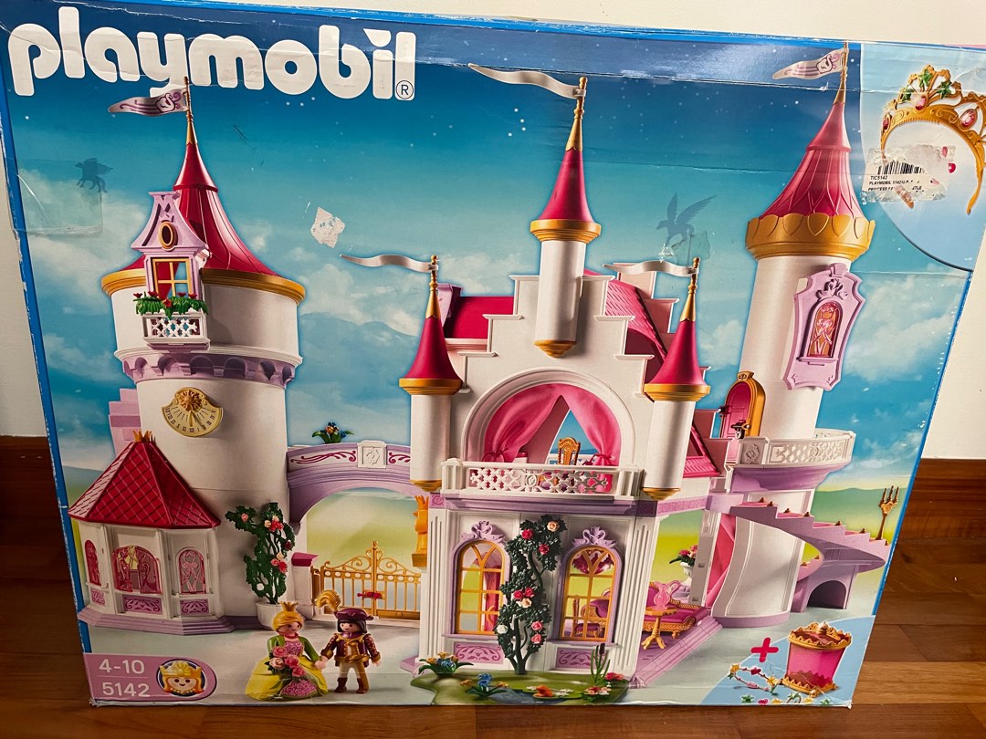 Playmobil Princess Fantasy Castle 5142 - Playmobil castle toys