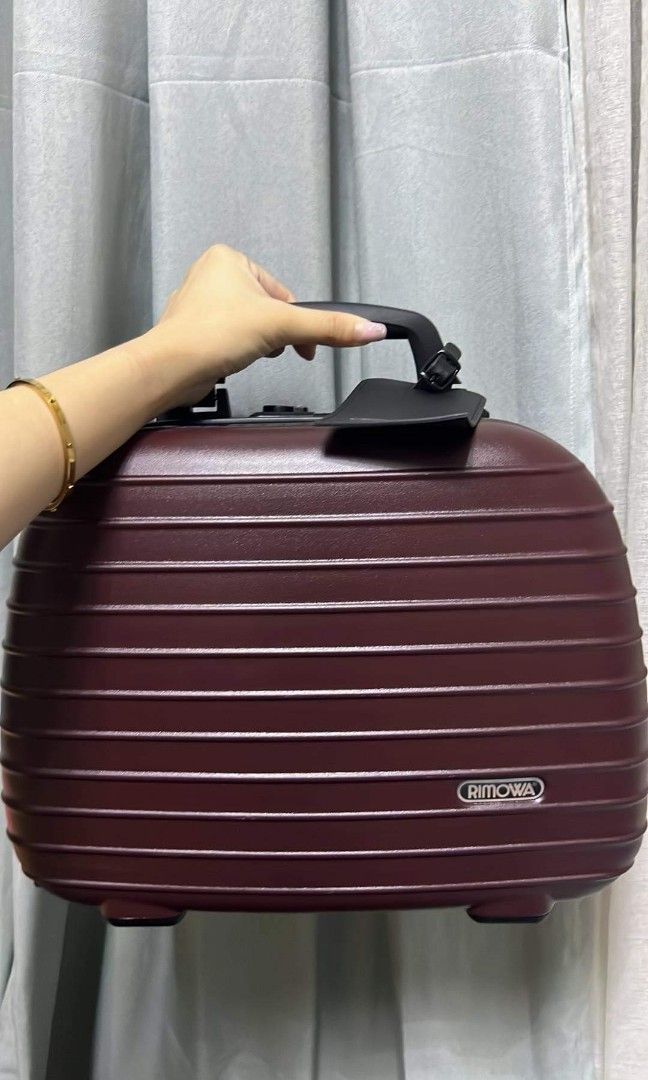 Rimowa salsa deluxe beauty case on sale