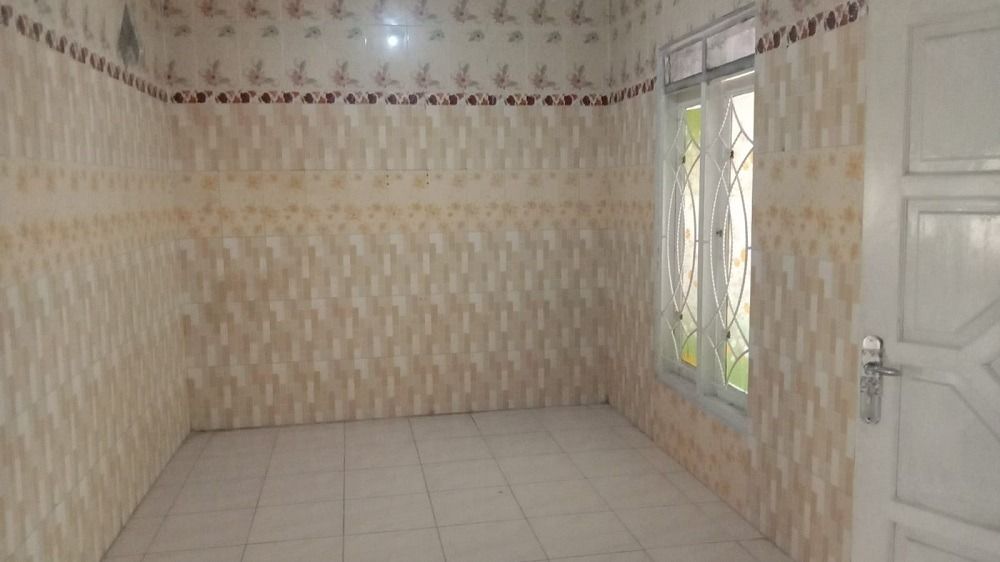 rumah_dijual_di_perumahan_duta_1698627686_1805b58f_progressive