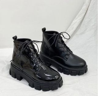 SEPATU BOOTS SNEAKERS WANITA