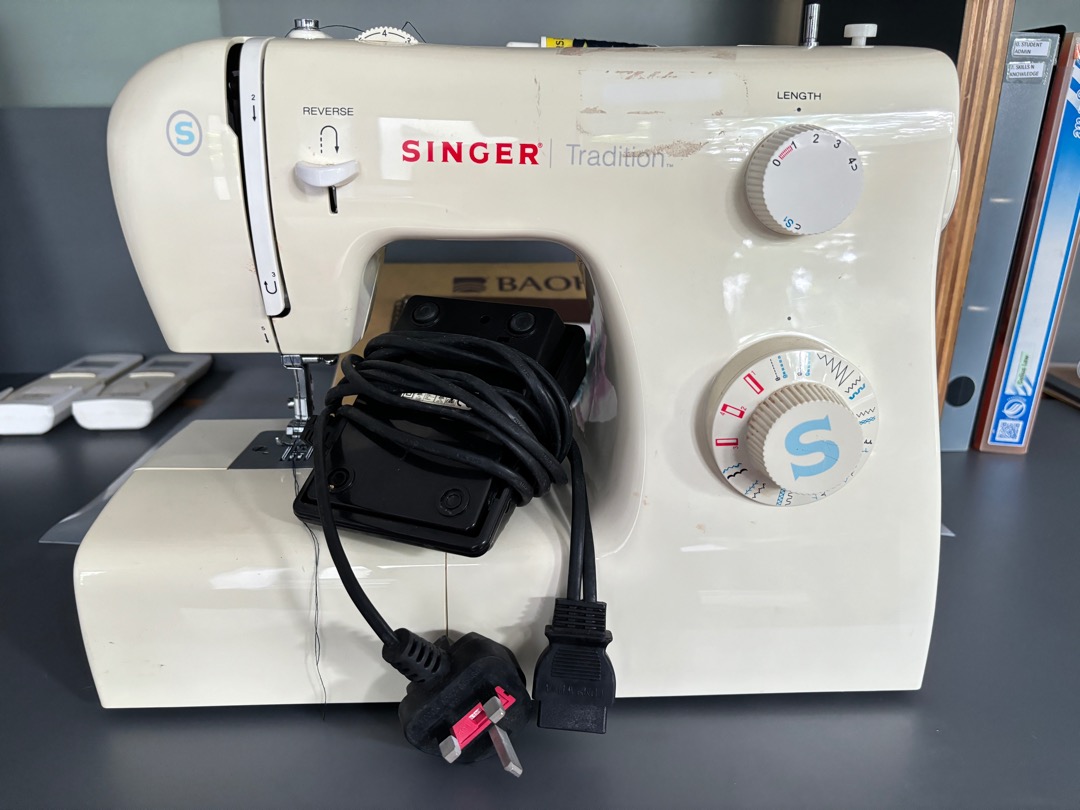 Sewing Machine SINGER 2259, TV & Home Appliances, Other Home Appliances