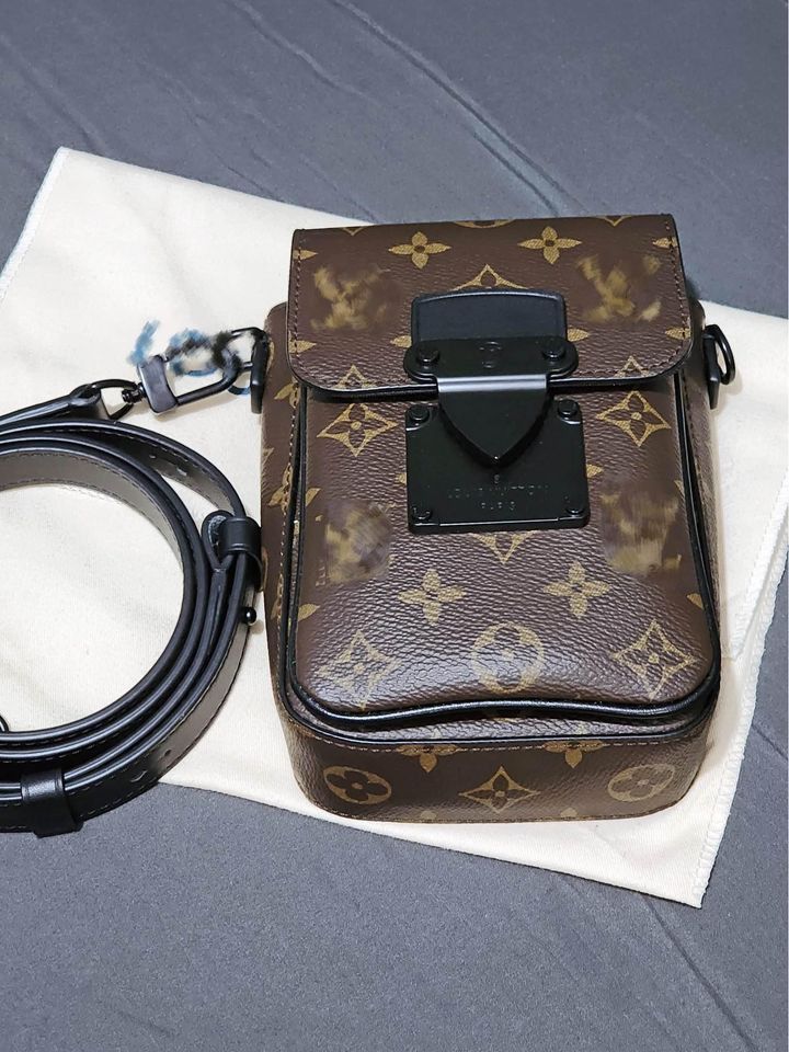 Louis Vuitton M81522 S-Lock Vertical Wearable Wallet , Brown, One Size