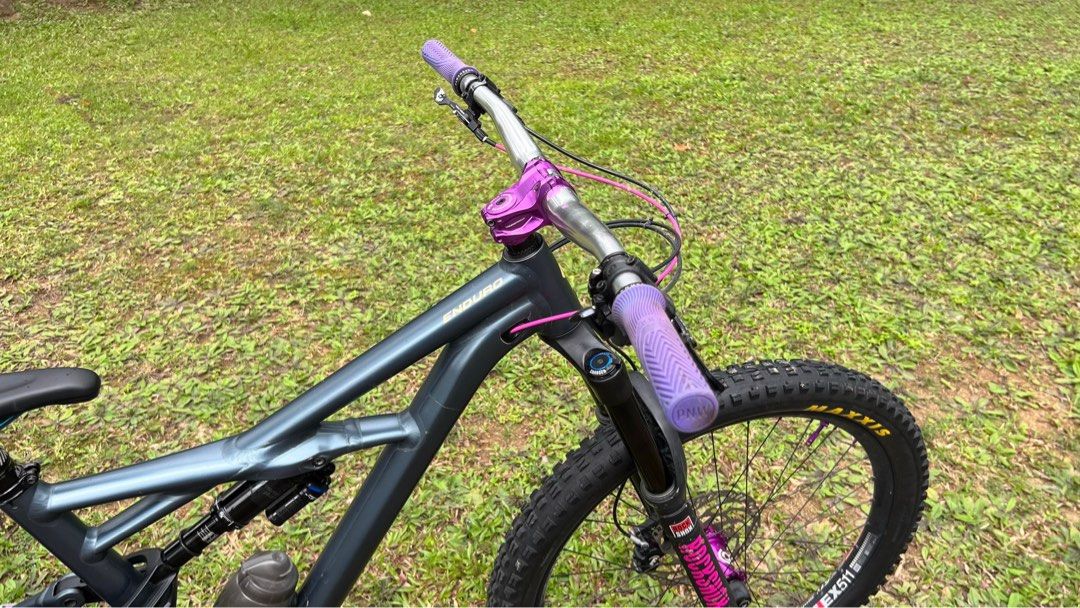 Specialized enduro purple 2025