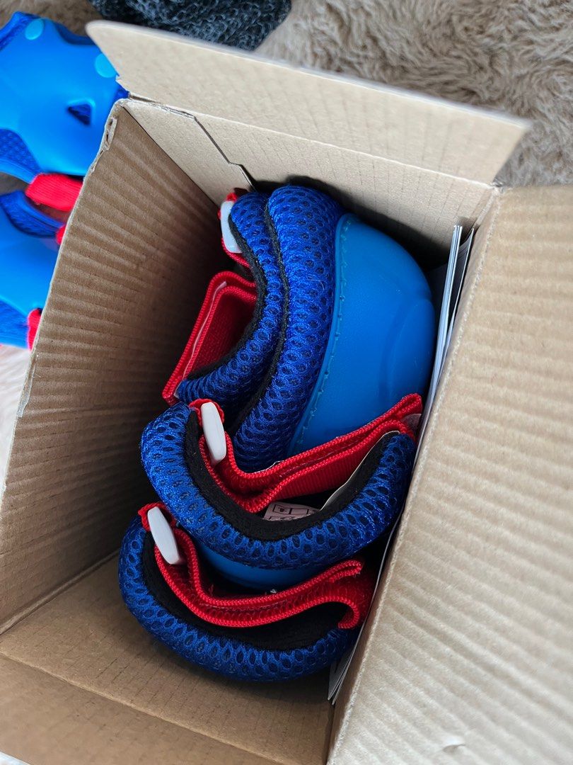 SpiderMan helmet and knee, elbow pads with wrist guards, Sports