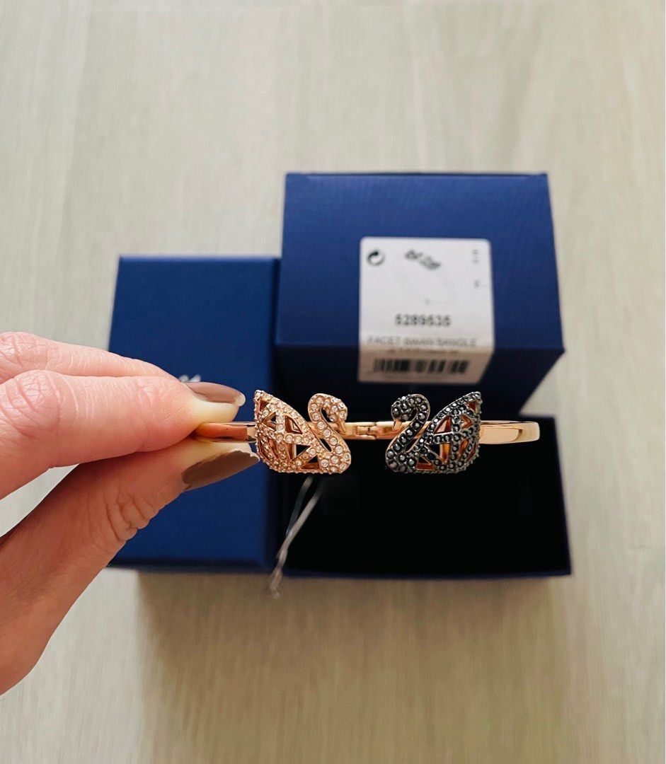 Facet best sale swan bangle