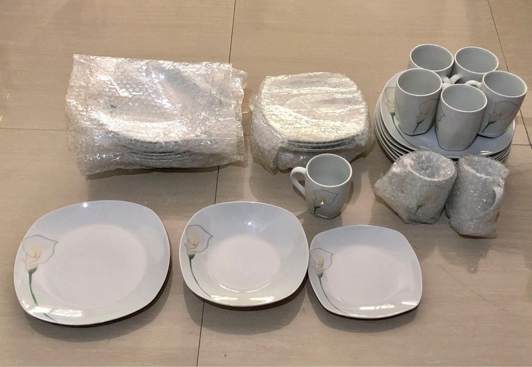 (Repriced) Tabletops Gallery 16-Piece Dinnerware Collection (Category: Dinnerware & Cutlery) located in Paranaque City. Submitted by dlorne (Listing ID 1262886085, Image 2). Description: The 16-Piece Dinnerware includes: 4 pcs of 10½-inch dinner plate 4 pcs of 8-inch salad plate 4 pcs of 9-inch soup bowl 4pcs of 11-ounce mug. I have 2 sets. Take all for 4000 only (2 sets / 32 pcs) Never used. No more box..