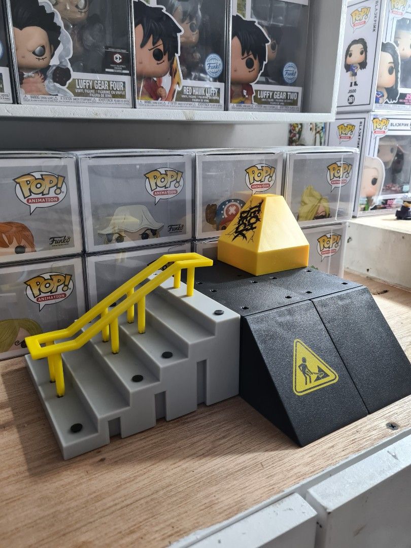 Tech Deck Ramp (Category: Action & Battle Toys) located in Makati City. Submitted by smurfpits (Listing ID 1262982159, Image 2). Description: Good as new tinry lang Makati.