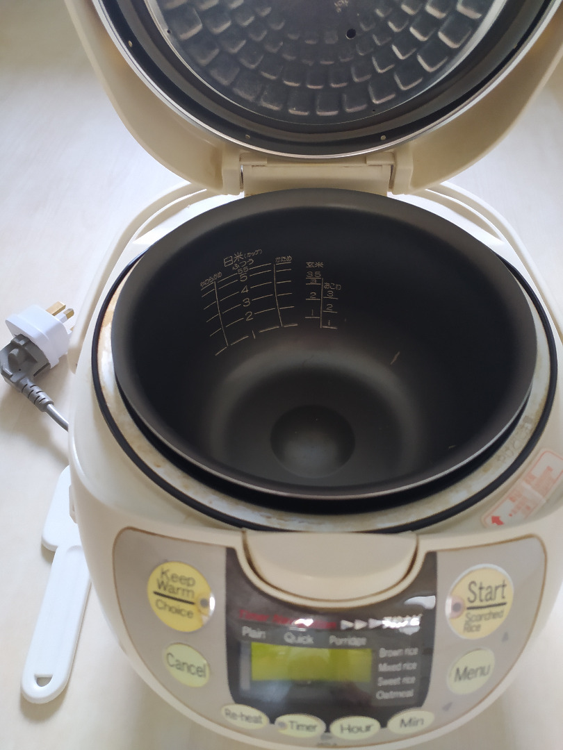 Tiger rice cooker with adapter, TV & Home Appliances, Kitchen