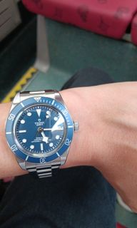 （分類：）位於 。 由 rwatches 提交（商品編號 1262889669，圖片 1）。簡介： 。