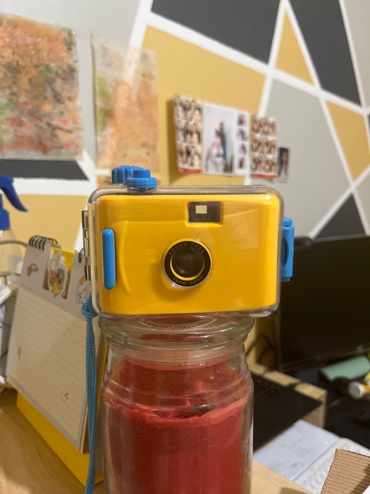 Underwater Film Camea (Category: Cameras) located in Manila. Submitted by minimizingcloset (Listing ID 1263000857, Image 1). Description: Yellow Underwater Camera, Unused Uses 35mm film Can do Shopee Checkout RFS: Has a similar film cam already.