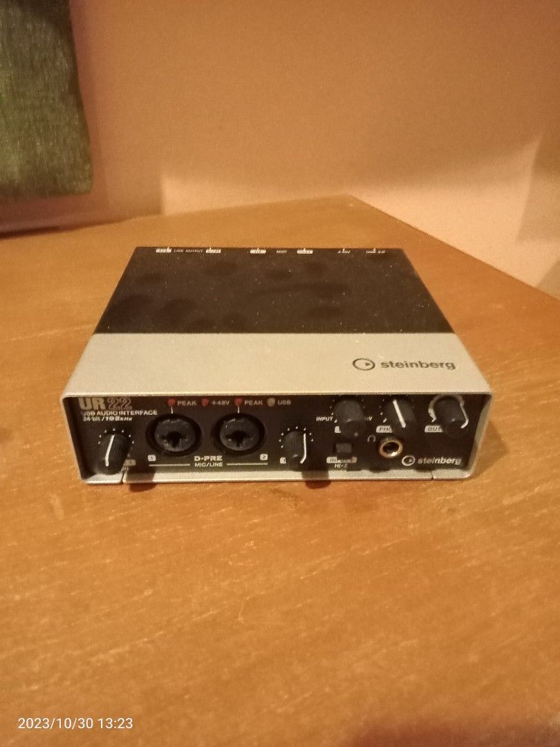 Steinberg ur22 headphone online amp