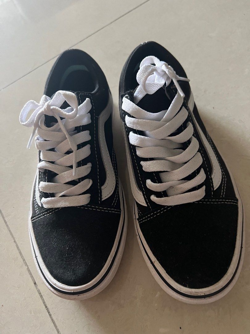 All black old on sale skool vans size 6