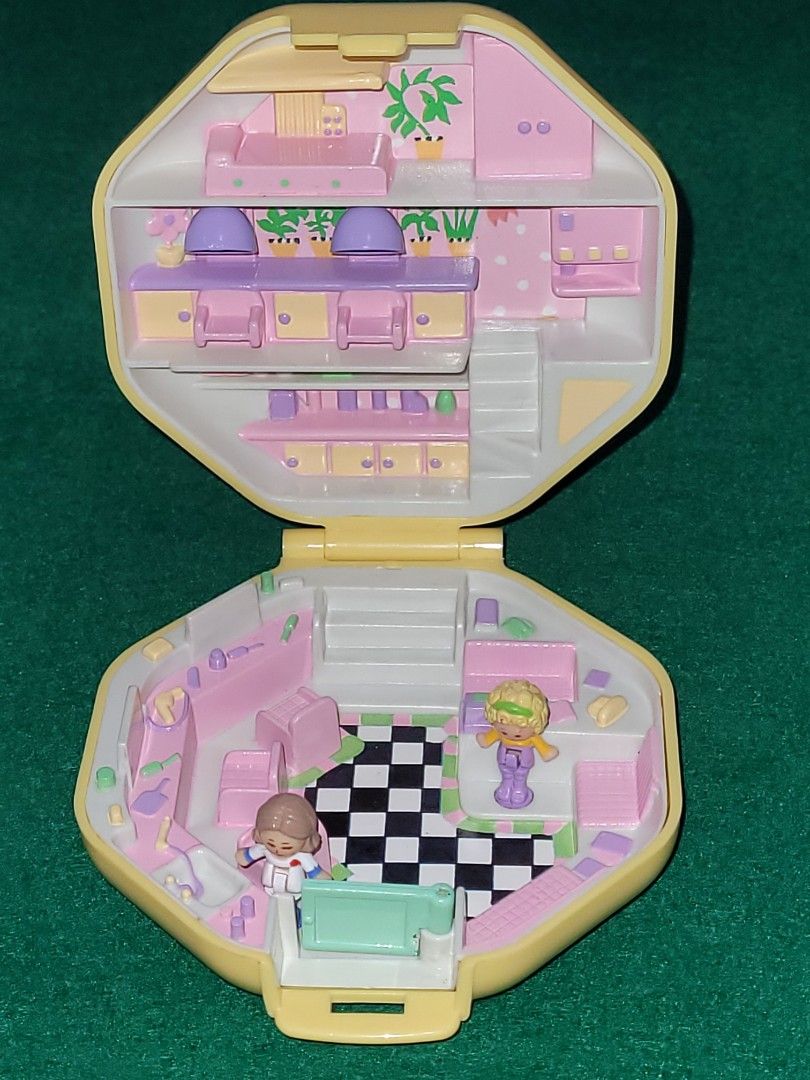Polly pocket sales hair salon game
