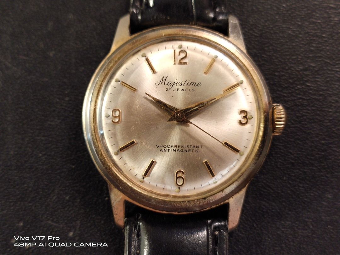 Mechanical hand shop winding watch