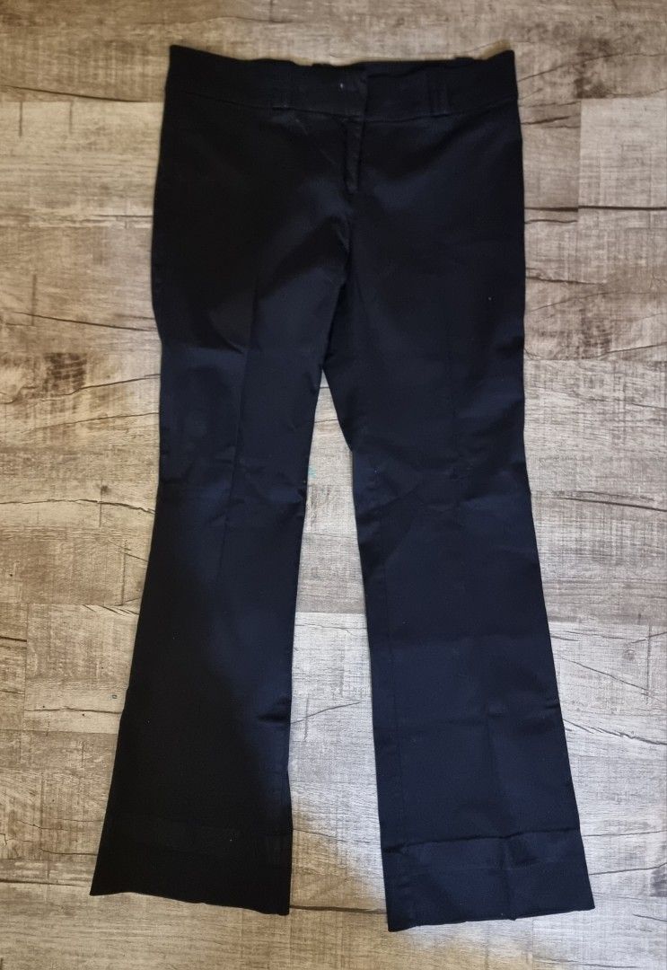 Zara THE LOW RISE FLARE PANTS