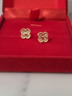 Louis Vuitton LV Clover Earrings S925, Women's Fashion, Jewelry &  Organisers, Earrings on Carousell