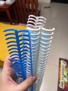 30 Holes Plastic Ring Binder ( for A4/B5/A5/A6) Ring Binding Spines Combs 85 Sheets Capacity