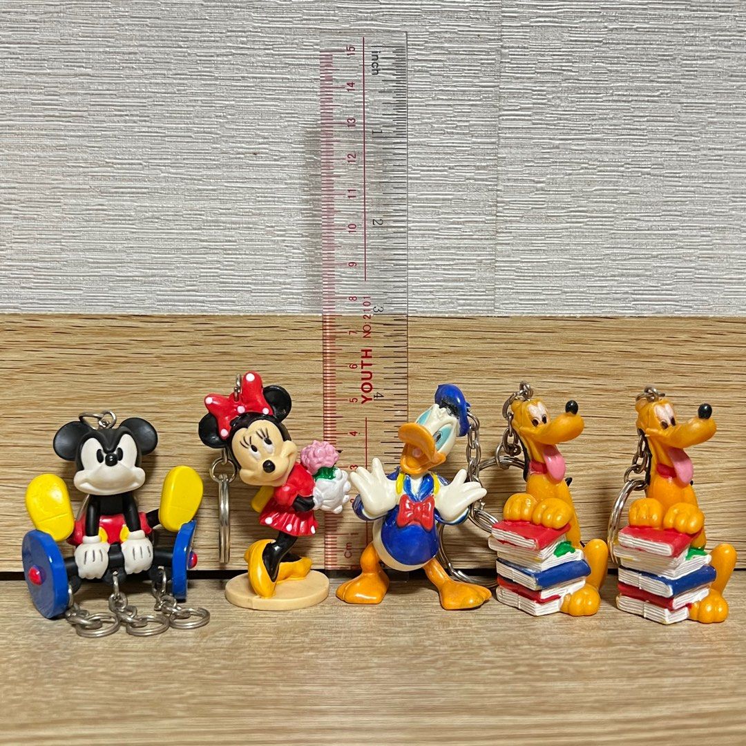 Disney Mickey Mouse and Friends Foodie Series Collectible Key